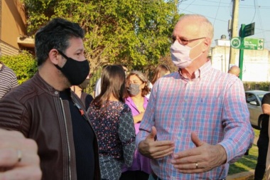 Gollan apuntó a la oposición: “deberían explicar porque no abrieron hospitales y cerraron industrias”