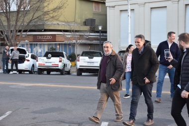 Katopodis giró por el oeste bonaerense y pasó por Trenque Lauquen