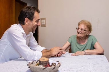 Petrecca visitó a una jubilada y detalló beneficios impositivos en Junín
