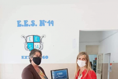 Provincia entregó netbooks en localidades del distrito