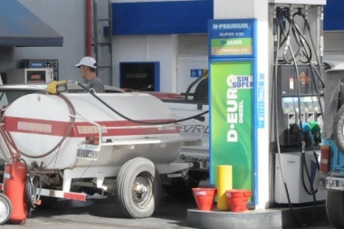 Falta de gasoil y dirigente de Carbap apunta a la "burbuja política"