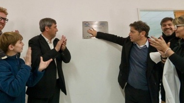 Kicillof vuelve a la cuarta con viviendas, patrulleros, una ambulancia y nuevas escrituras