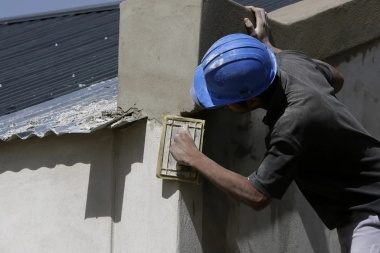 Freno en la construcción: despachos de cemento ya cayeron 26,2% este año