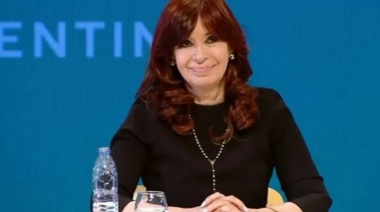 "Que te pongan una banda y te den un bastón no es poder", ironizó Cristina