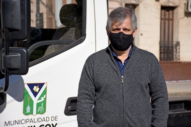 Britos anunció que se adelantan las fechas de cobro de los bonos que reciben los municipales