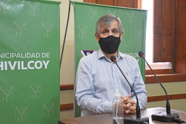 Britos recordó que la vacunación es provincial y pidió que la justicia determine irregularidades