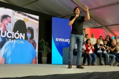 Con un acto en Sante Fe, Lousteau abrió la discusión en la UCR y JxC para 2023