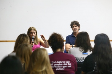 Tavela y Lousteau con estudiantes, por el recorte a las universidades
