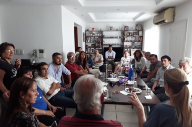 El Gen ensaya la unidad con el peronismo no k y el socialismo: “estamos cerca”, dijo López