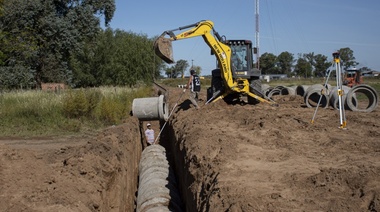 Obras y servicios en loteo del banco de tierras en Alberti