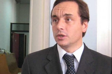 "Meoni debería preocuparse más por cómo resuelve diferencias el PJ que por la UCR", arremetió Itoiz
