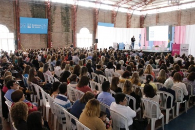 Intendentes, legisladores y funcionarios de municipios de la cuarta debatieron sobre educación