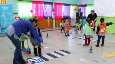 Luego de la polémica, regresaron las charlas municipales a escuelas públicas
