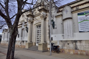 En Lincoln podrán limitar la circulación vehicular en horario de egreso escolar