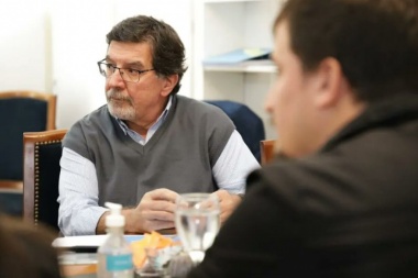 Tres legisladores de la cuarta en el grupo recibido por el Ministro Sileoni