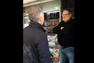 Fallida recorrida de Macri por Ituzaingó: le negaron el saludo en un kiosco de diarios
