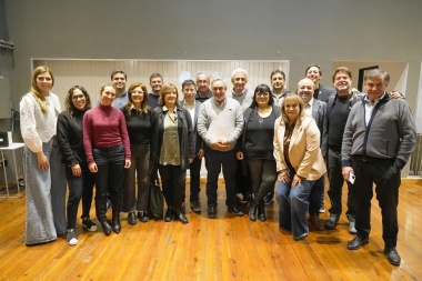 Con la cuarta en la conducción, comenzó el "doble comando" UCR