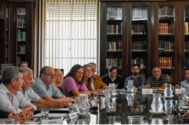 Sin acuerdo salarial por considerarla “insuficiente”, estatales continúan la negociación