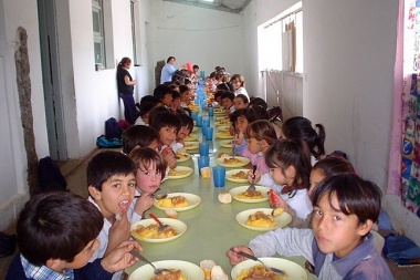 Casi dos millones de alumnos bonaerenses reciben servicio alimentario