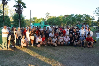 Intendentes, legisladores, concejales y dirigentes de la cuarta en Lincoln, con la JR