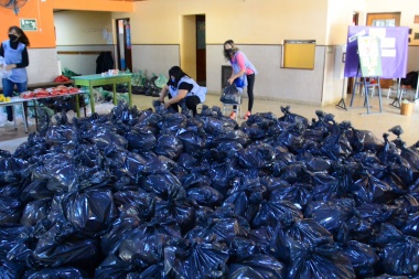 Nueva entrega de alimentos en 92 escuelas de la ciudad