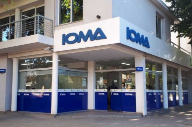 Tra ocho meses de deuda, la OMIC intimó a IOMA a pagar servicios de cuidadores domiciliarios