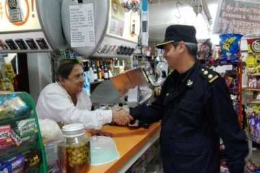 La Bonaerense realizó un "timbreo" para conocer a vecinos y relevar críticas