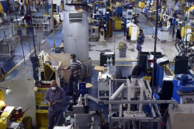 La actividad económica se recupera lentamente, pero sigue muy por debajo de 2019