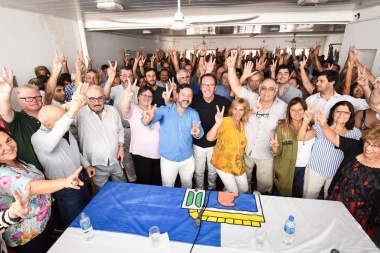 En la cuarta sección celebraron el gesto de Menéndez de bajar al interior