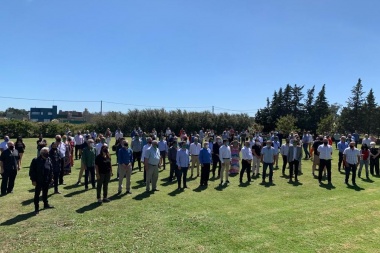 Intendentes y dirigentes vecinalistas llaman a una "salida conjunta" a la crisis