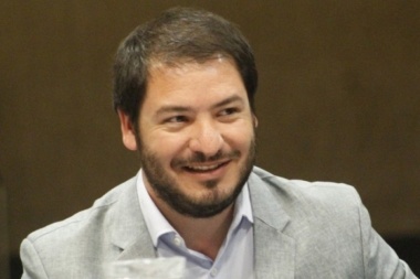 Ex presidente de Comercio e Industria dio el sí y se suma como precandidato a intendente