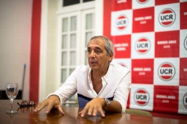 "Es incompatible que Posse sea presidente de la UCR", disparó Mansur