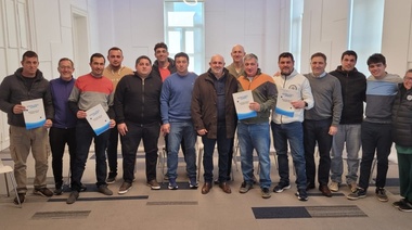 Guerrera entregó subsidios a clubes y asociaciones de bomberos en General Pinto