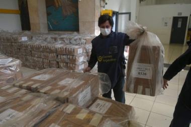 Comenzó la distribución de más de 100.000 urnas en todo el país