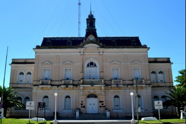 En medio de la protesta, Aiola convocó a municipales e intervino el Ministerio de Trabajo