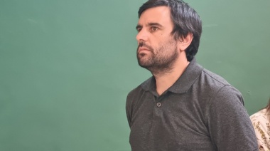 Merani respondió a Petrecca en redes y le recordó el cierre de escuelas