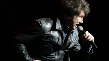 El show de Milei y la Argentina real: un espectáculo noventista frente a la crisis