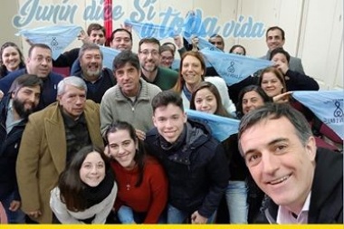El colectivo "Junín dice Si a toda vida" recibió a Esteban Bullrich