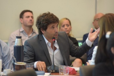 "Le hace el juego al kirchnerismo", dijo diputado de Chivilcoy sobre Carrió