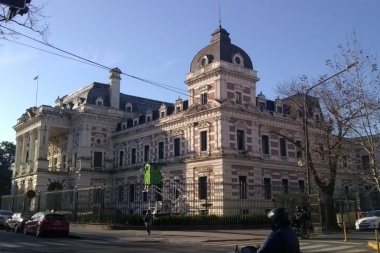 Gremios estatales comienzan a discutir una suba salarial con el Gobierno