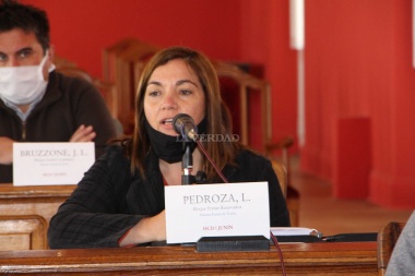 Pedroza respondió a Juntos por la supuesta prohibición a alumnos a participar de la feria del libro