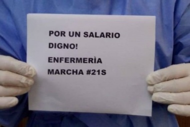 Personal de enfermería marcha por aumento salarial