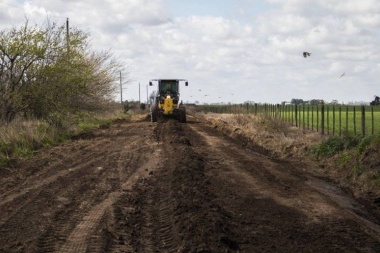 Del Solar Dorrego: “el intendente que venga, sabrá que los caminos rurales ya no son un problema”