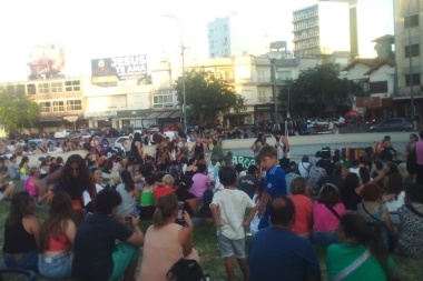 Con fuerte presencia política se realizó también en la Cuarta la "Marcha contra el fascismo y el racismo"