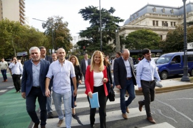 Intendentes peronistas le reclamaron a Vidal por fondos para paliar la crisis