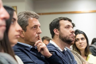 Massa se mostró en una reunión de la Fundación Encuentro y planteó que “el país necesita más propuestas que críticas”