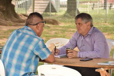 Nueva salida del gabinete municipal a atender vecinos en espacios públicos