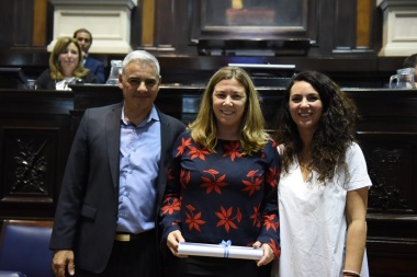 La diputada Vanesa Zuccari fue reconocida con el Premio Parlamentario