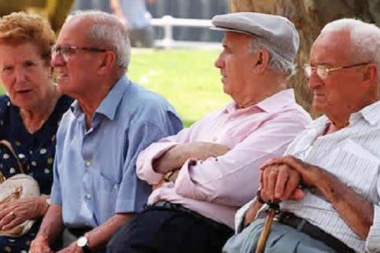 Para Arata, el Gobierno prepara “un ajuste en los salarios de los jubilados”