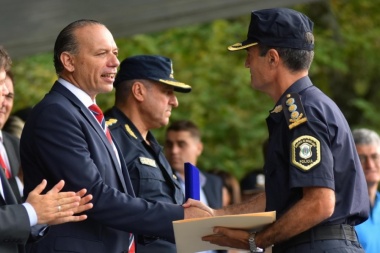 Berni llega a Junín para la entrega de 20 nuevos móviles policiales